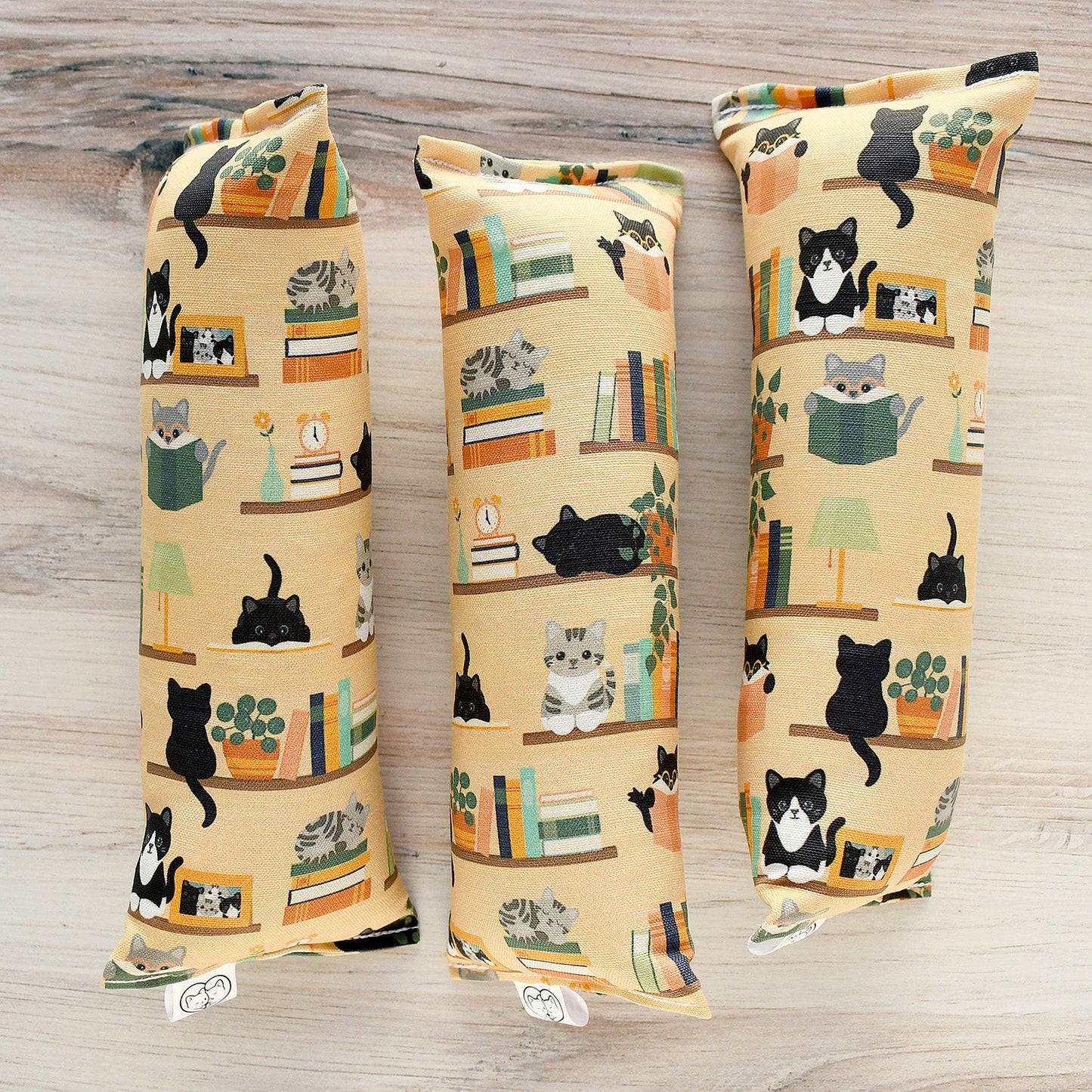 Book Lovers Kicker Cat Toy