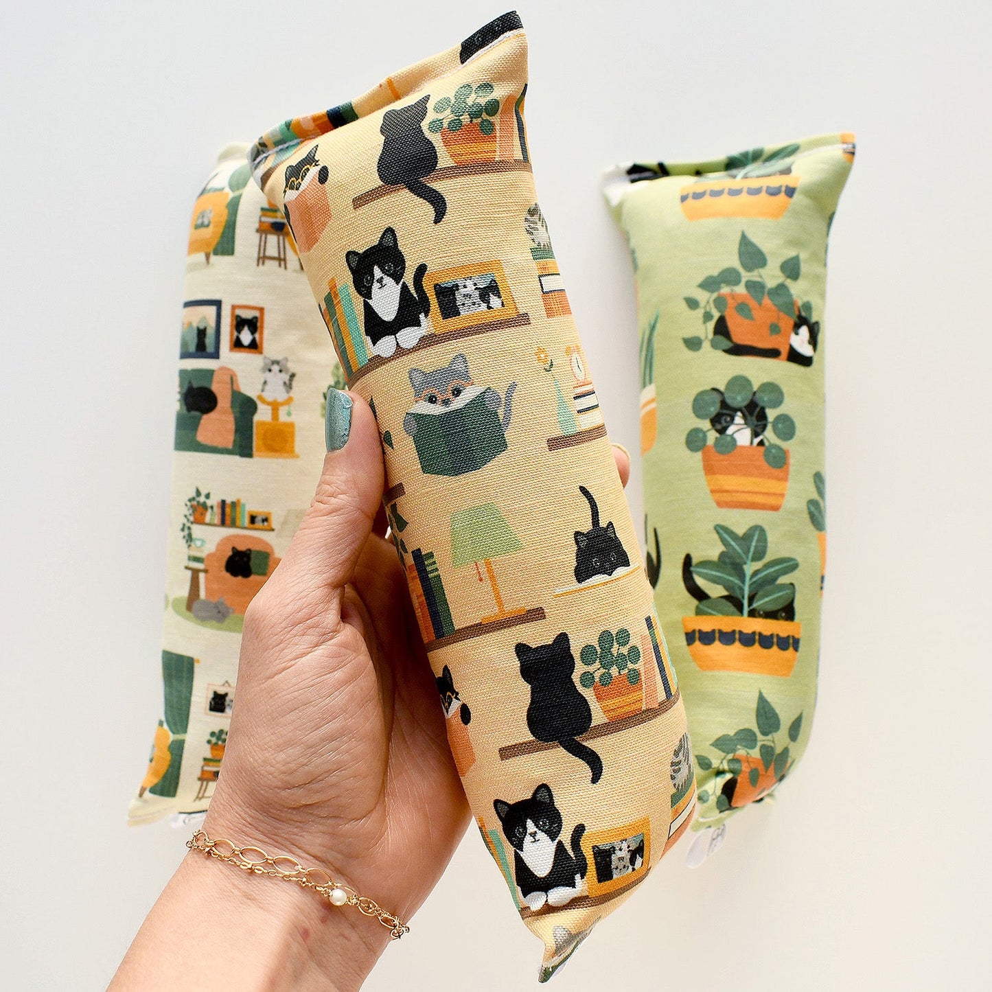 Book Lovers Kicker Cat Toy