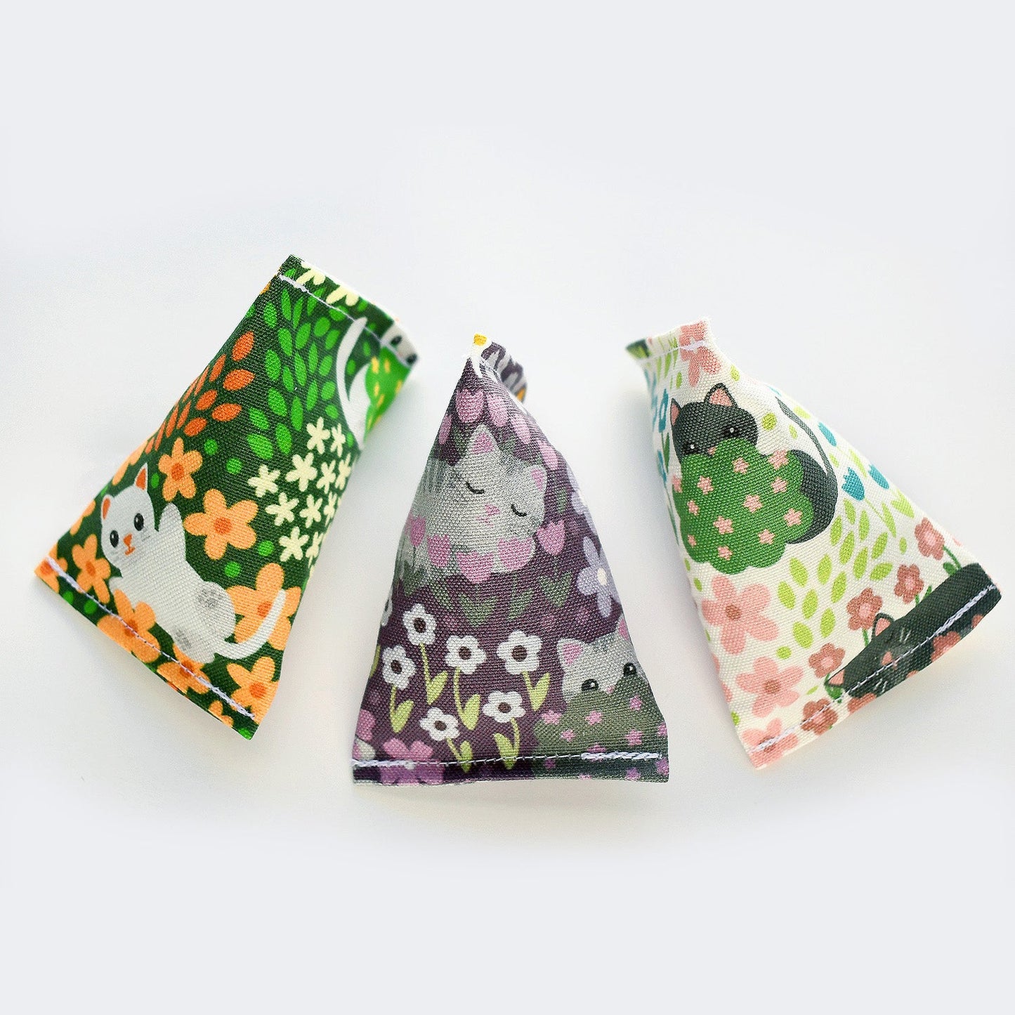 Flower Friskies Pouncers Cat Toys